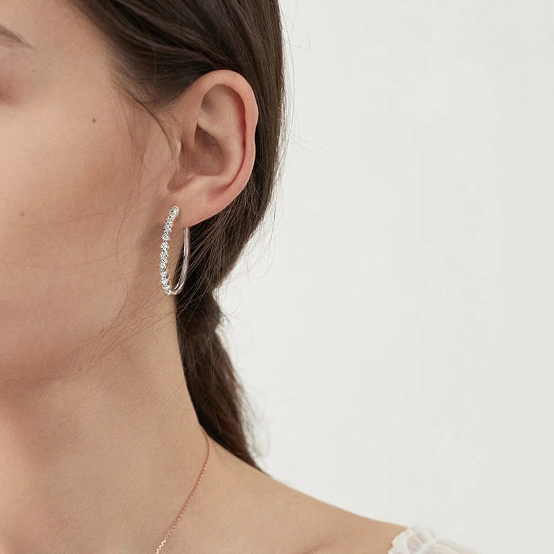 ouro 18k.
Pedra: Moissanita 1,56 ct (quilate).